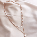 Colar Duplo com Pingente de Pérola e Contas Douradas