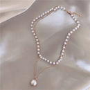 Colar Duplo com Pingente de Pérola e Contas Douradas